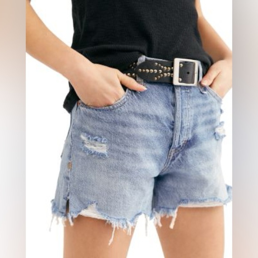RARE FREE PEOPLE NWT Makai Cutoff Denim Shorts in Twist & Shout—25